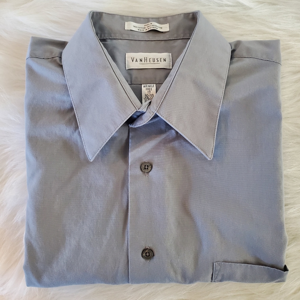 Van Heusen- MEN'S XL - 17  (32/33) - POPLIN SHIRT